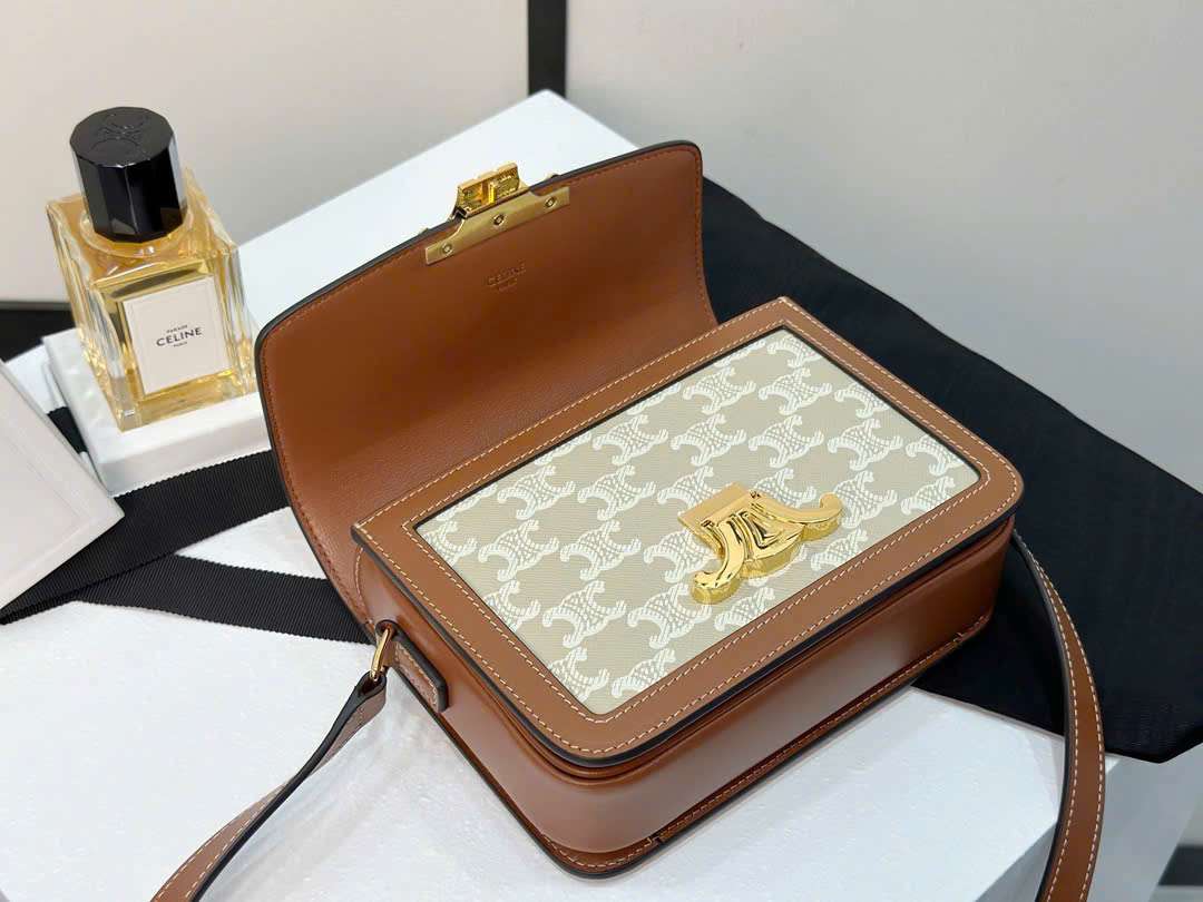 셀린느 TRIOMPHE BOX 여성 크로스백