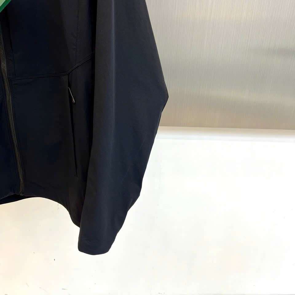 스톤아일랜드 소프트쉘 남성 자켓