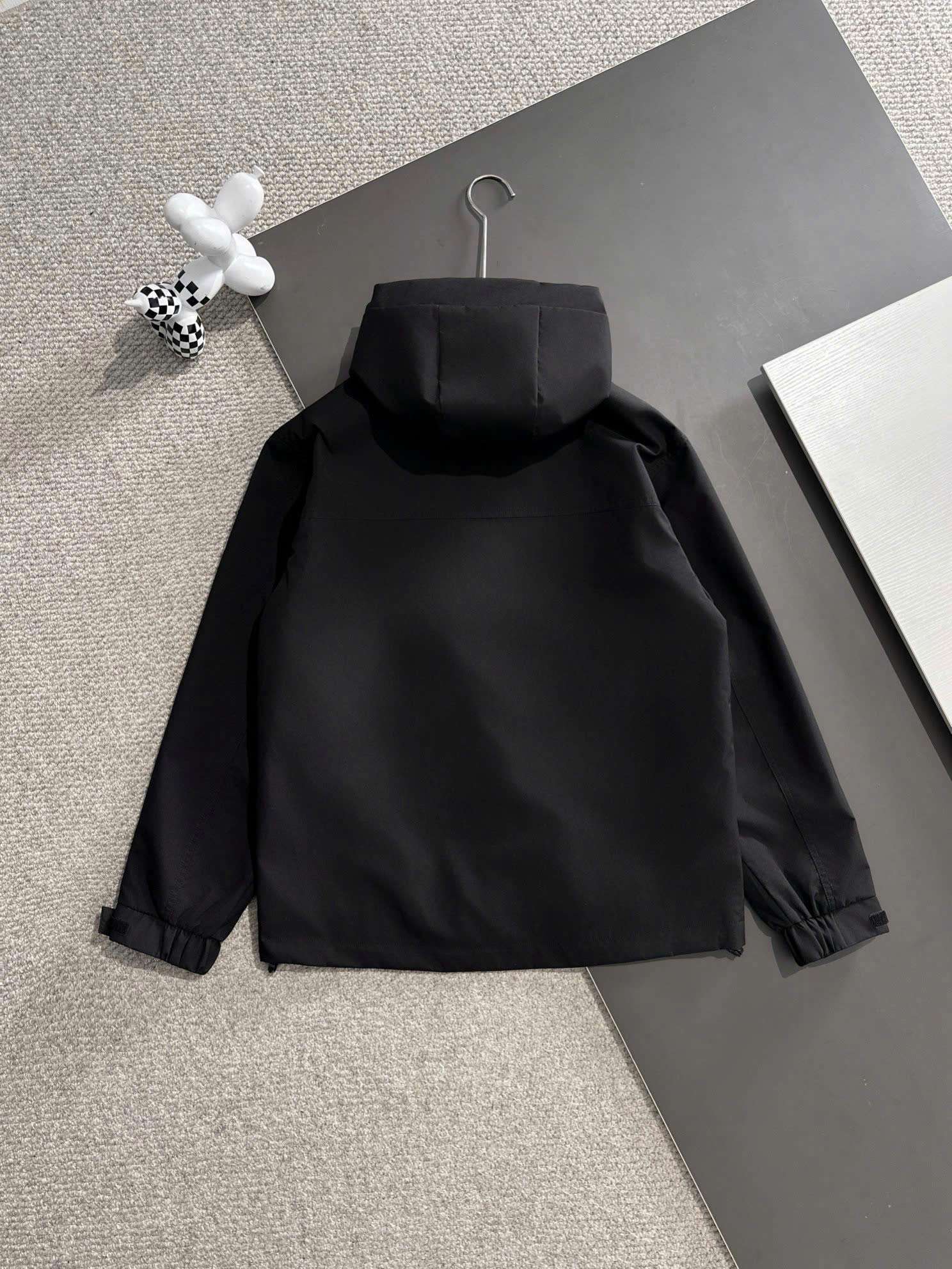 프라다 레드 로고 삼각 로고 남성 자켓