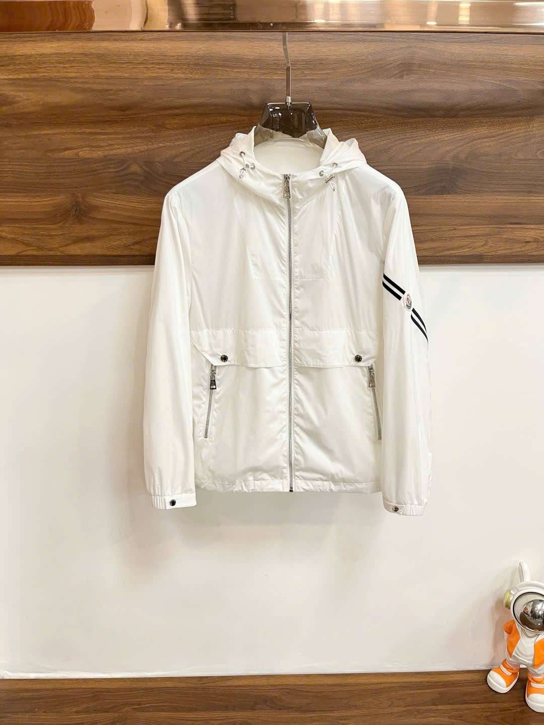 몽클레르 2025SS 소매 로고 남성 바람막이