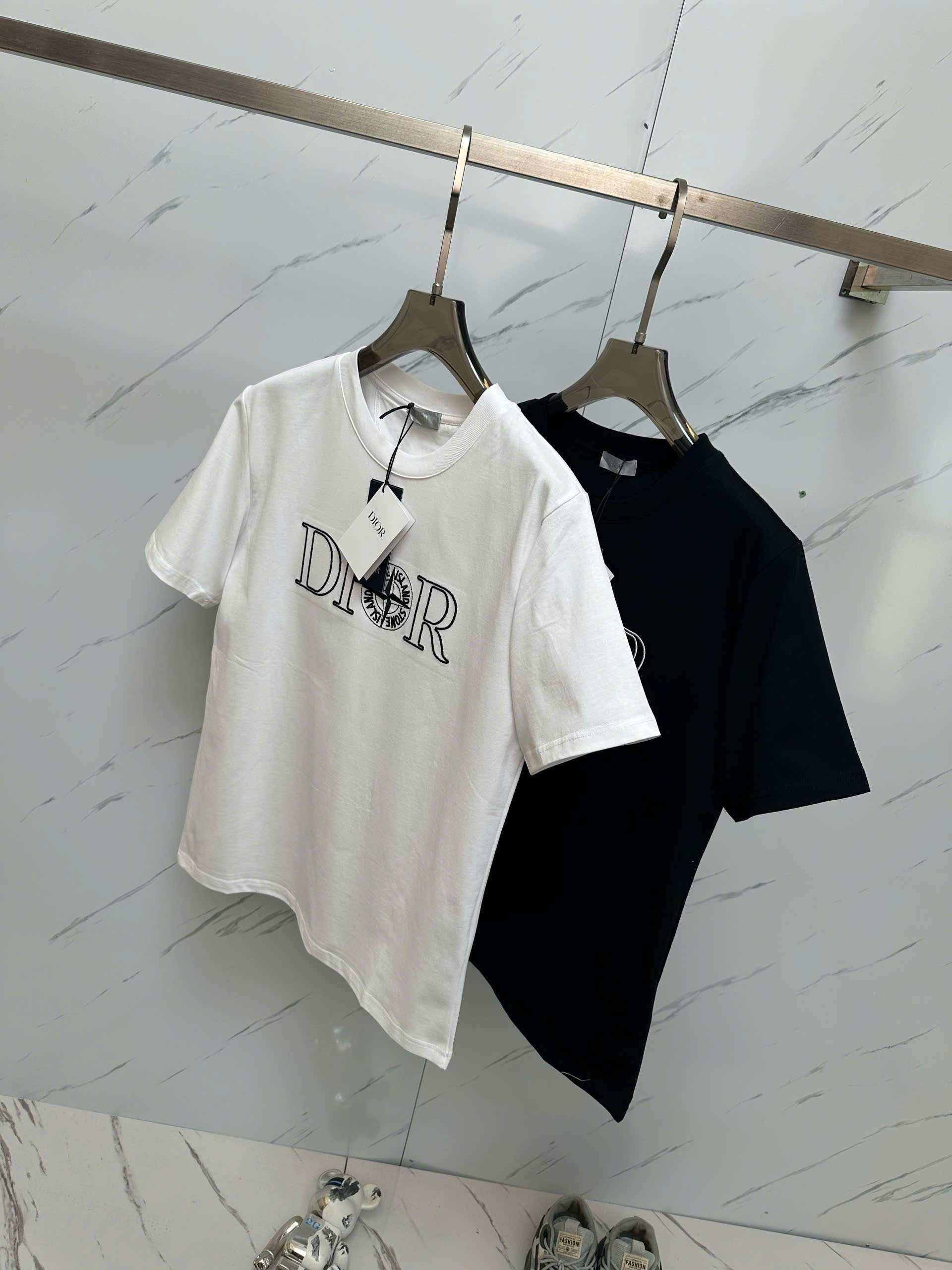 스톤아일랜드 x 디올 콜라보 자수 로고 남여공용 반팔티 (2컬러)