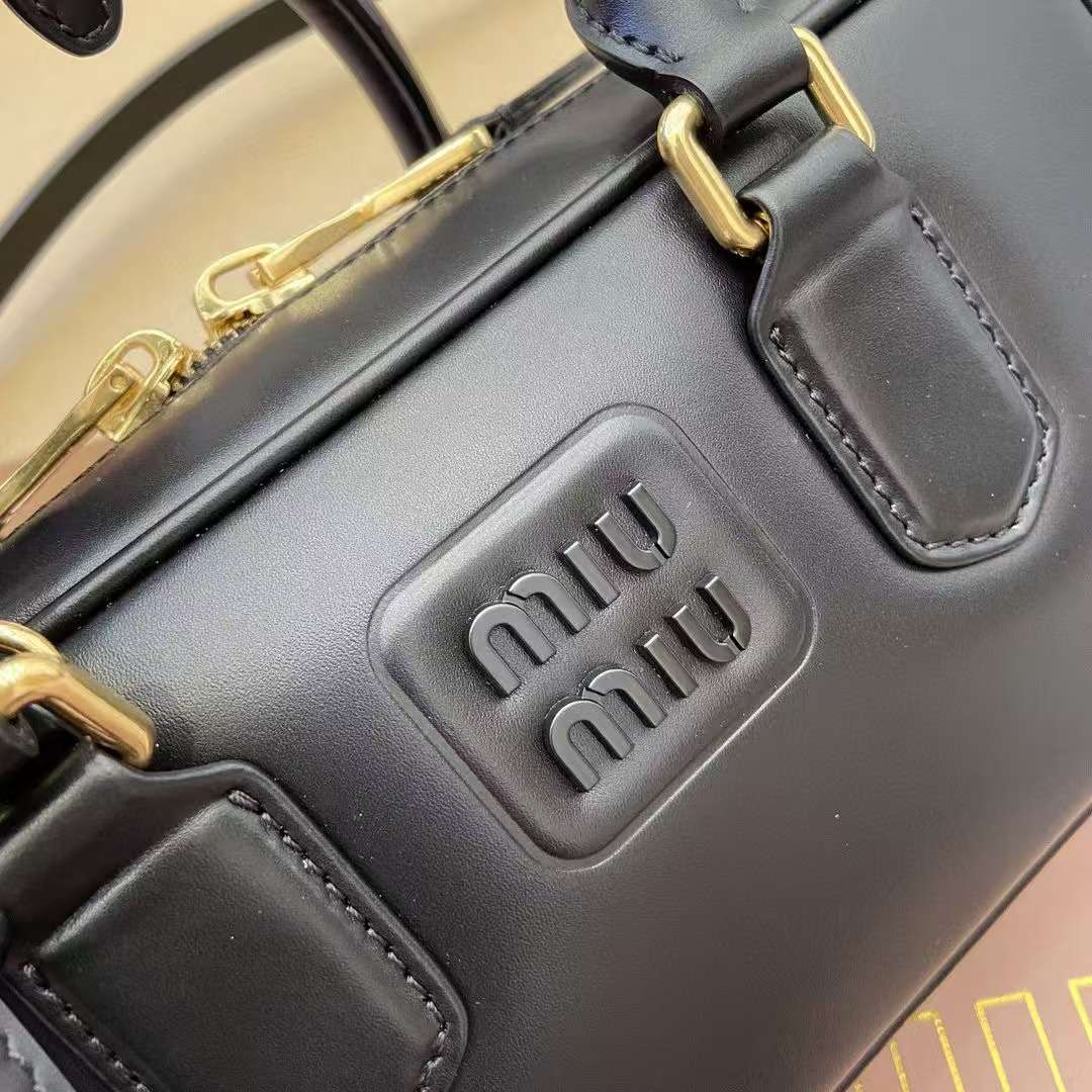 미우미우 Arcadie 블랙 여성 크로스백