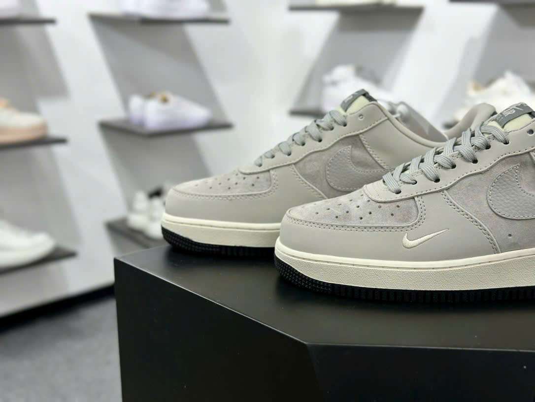 나이키 x 스투시 AIR FORCE 남여공용 스니커즈