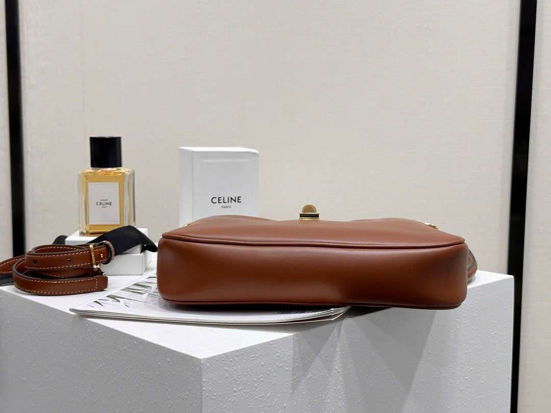 셀린느 CAMILLE 16 SOFL 여성 가방