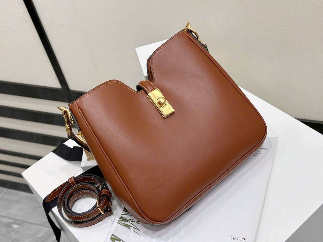 셀린느 CAMILLE 16 SOFL 여성 가방