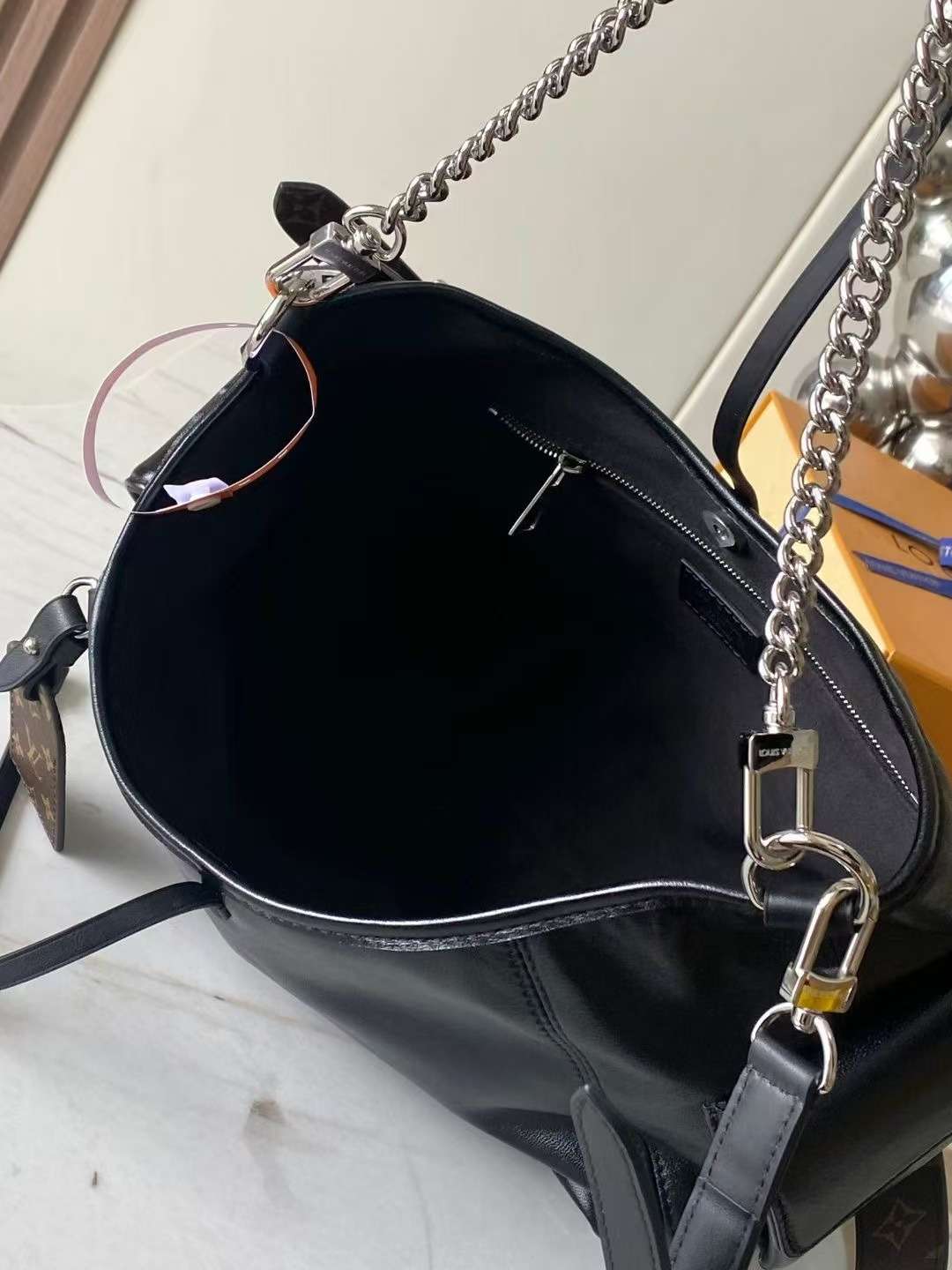 루이비통 CarryAll Cargo Vibe PM 여성 가방