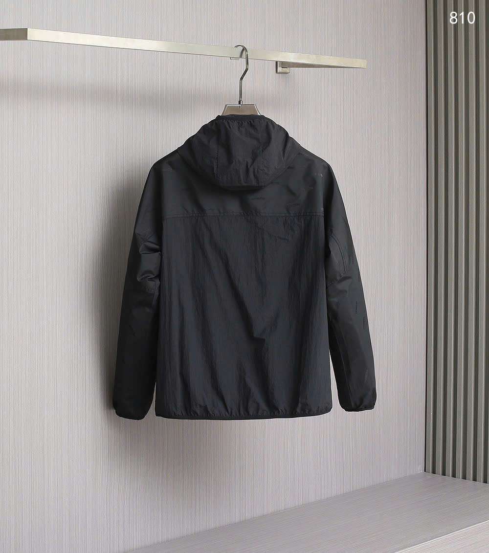 몽클레르 가슴 로고 남성 바람막이