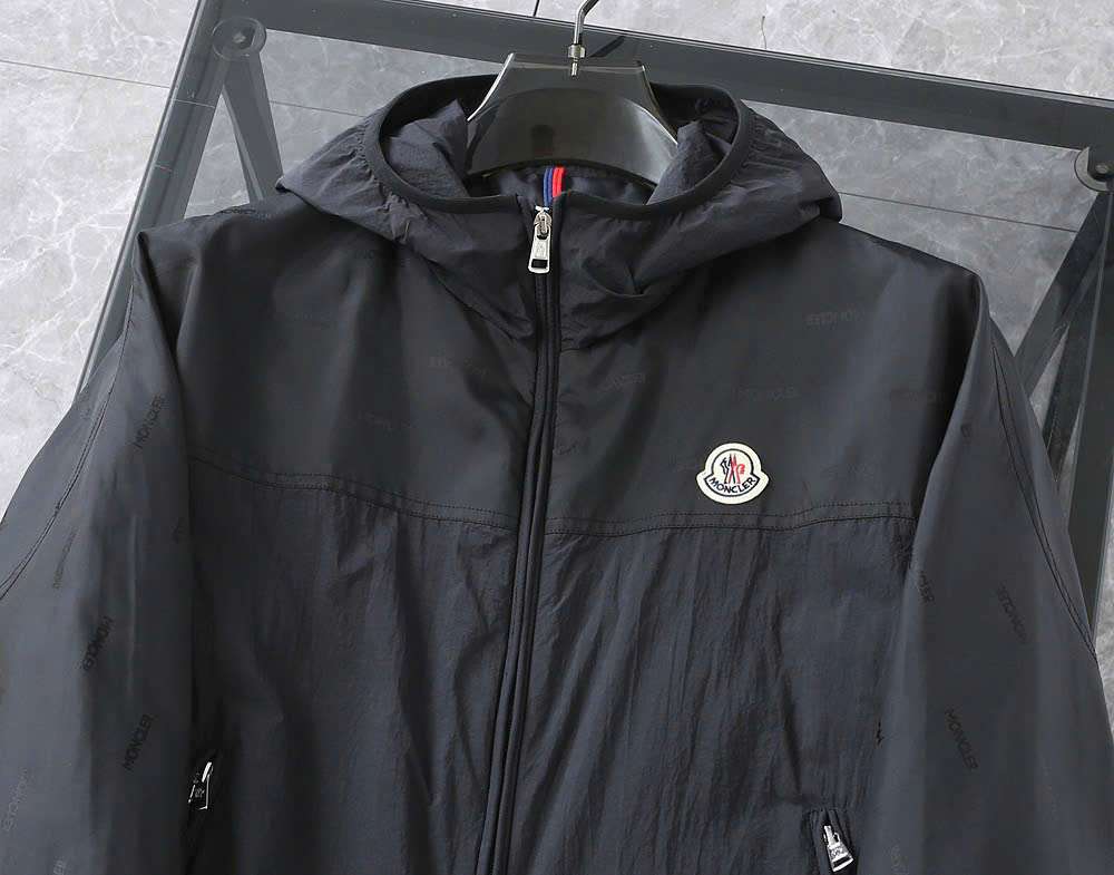 몽클레르 가슴 로고 남성 바람막이