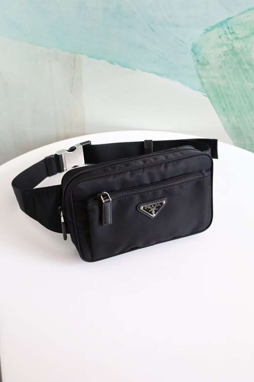 프라다 삼각로고 나일론 남성 벨트백