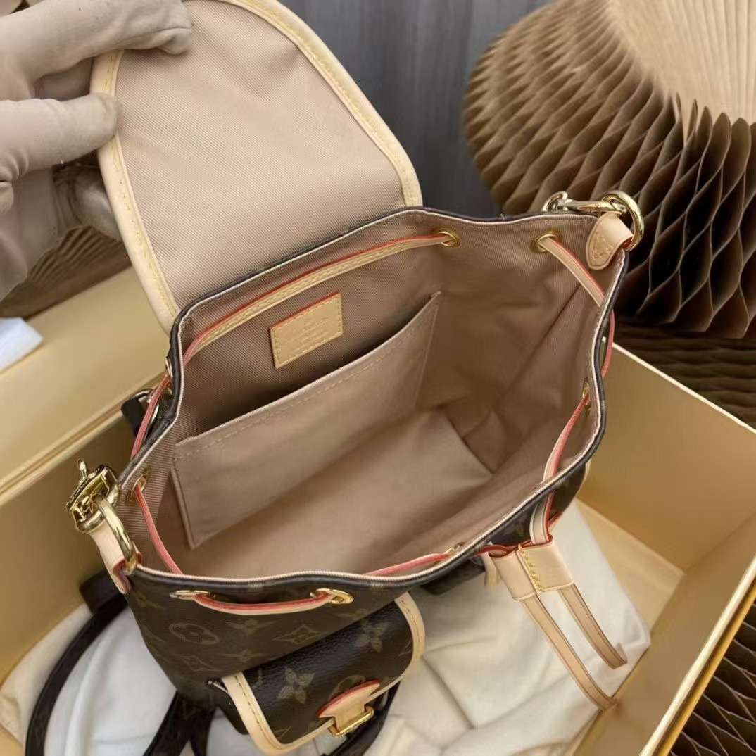 루이비통 Excursion PM 여성 백팩