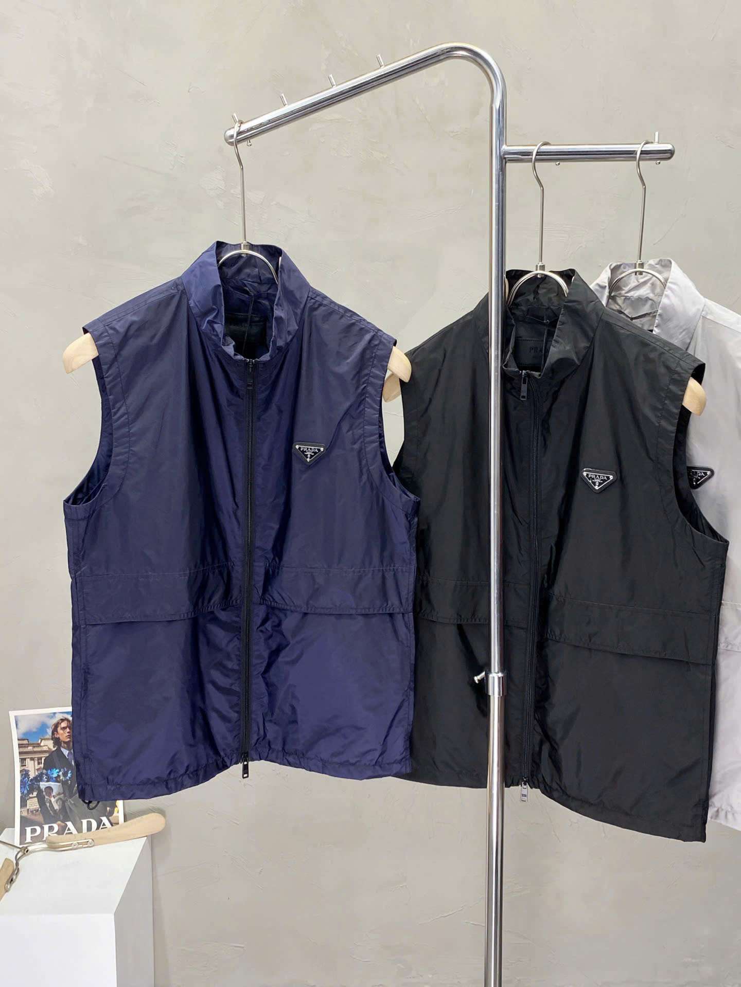 프라다 삼각 로고 남성 조끼 (3컬러)