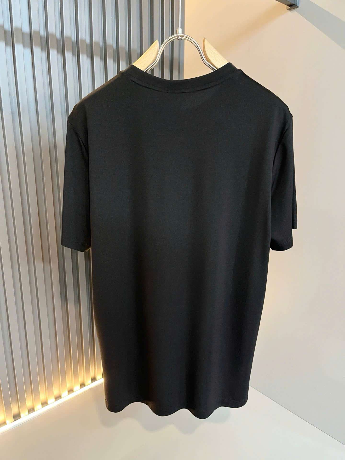 몽클레르 가슴 베이직 로고 남여공용 반팔티 (2컬러)