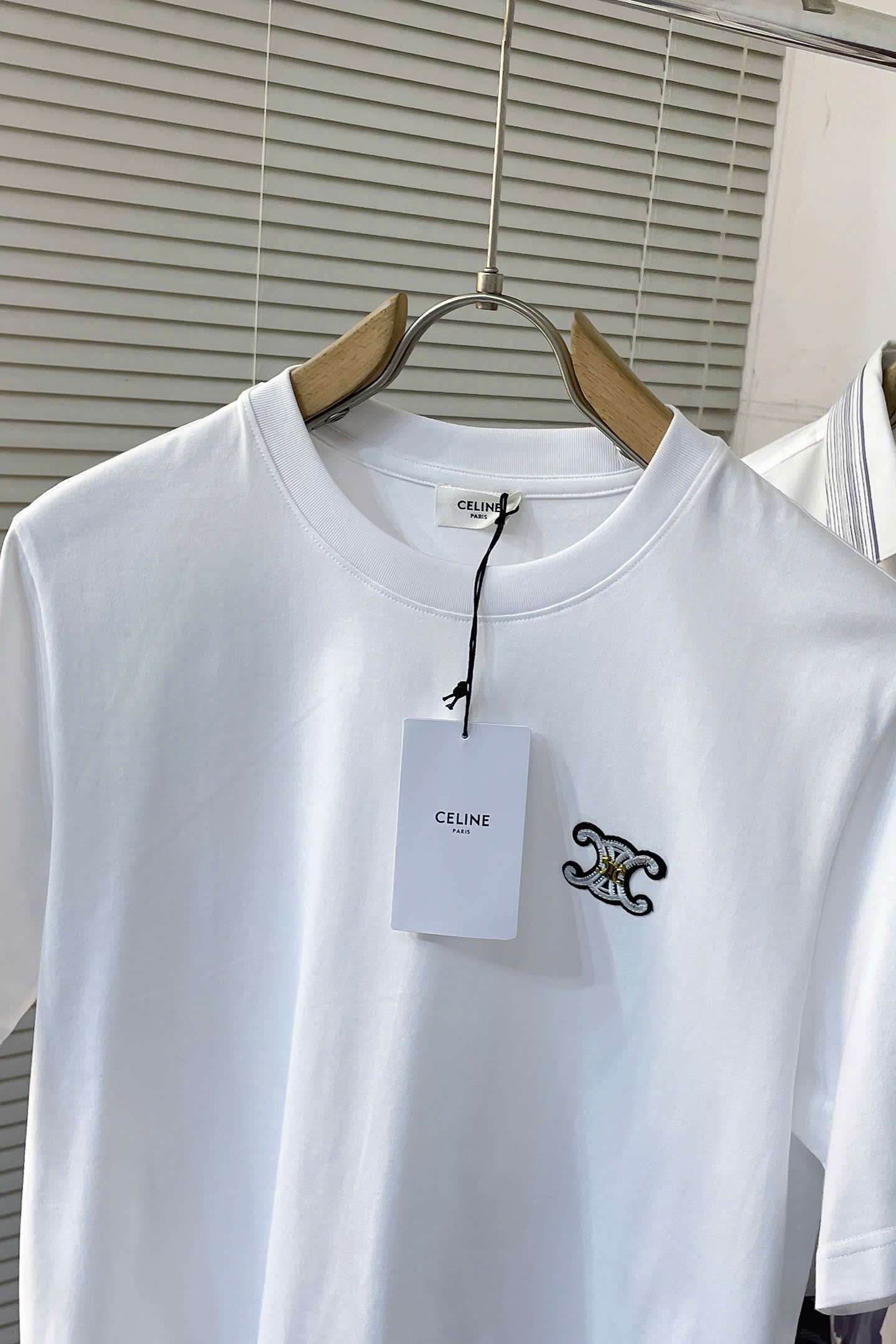 셀린느 자수 로고 남여공용 반팔티