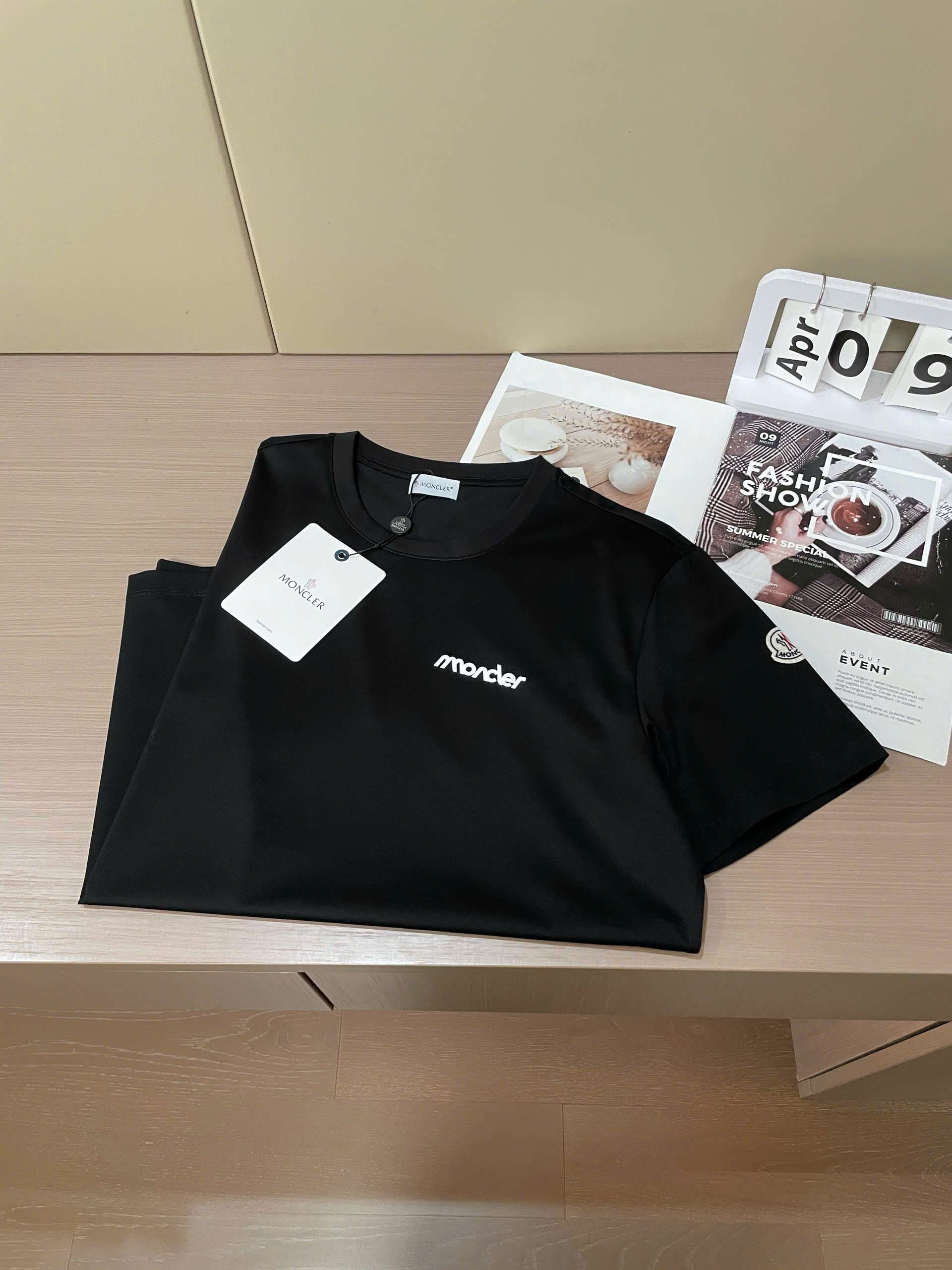 몽클레르 베이직 로고 남성 반팔티 (2컬러)