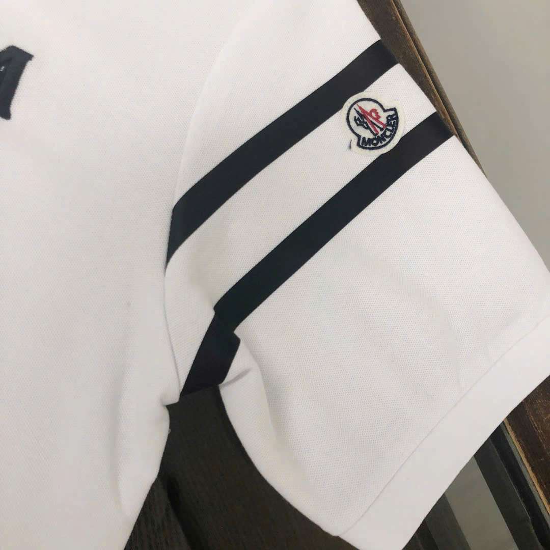 몽클레르 자수 로고 남성 반팔티