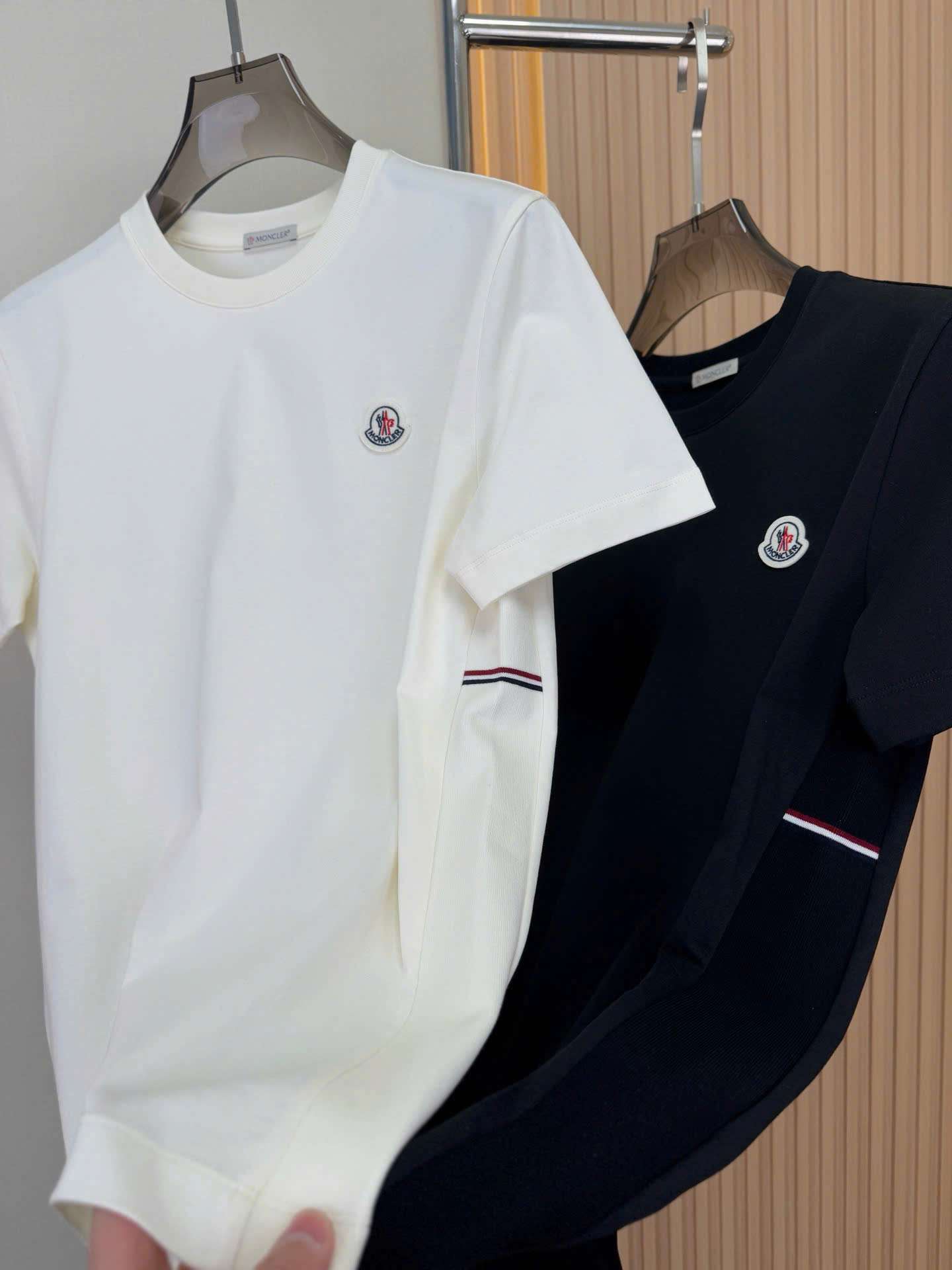 몽클레르 앞뒤 로고 남성 반팔티 (2컬러)