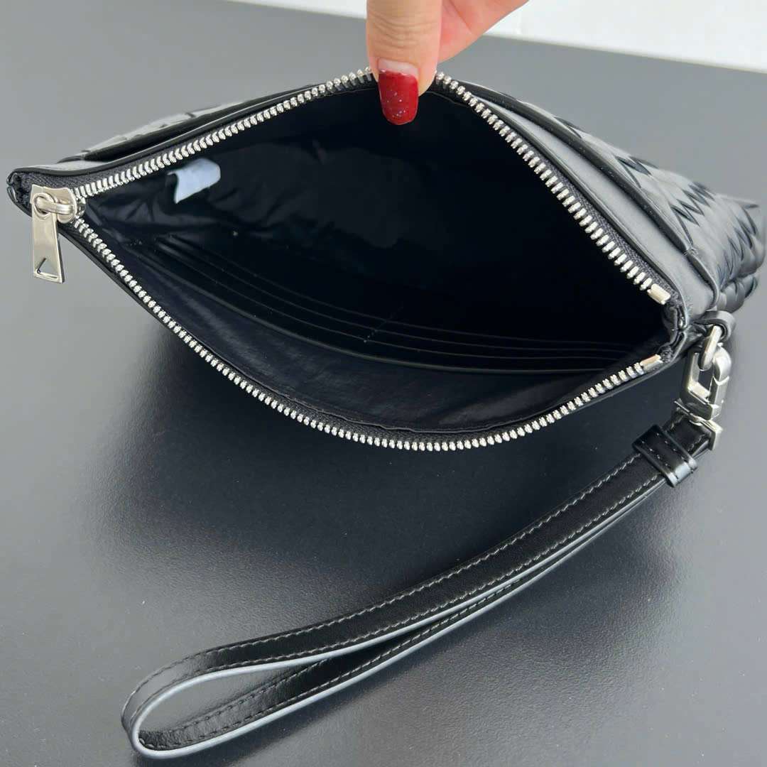 보테가 Prism Leather 남성 클러치