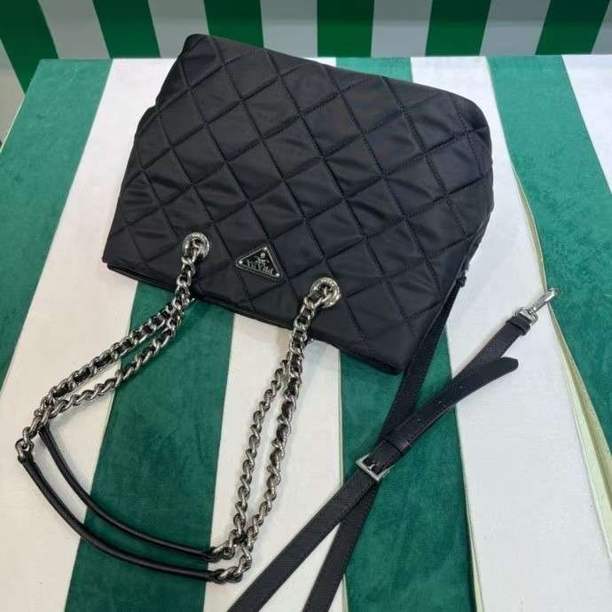 프라다 Quilted Tessuto Nylon 여성 숄더백