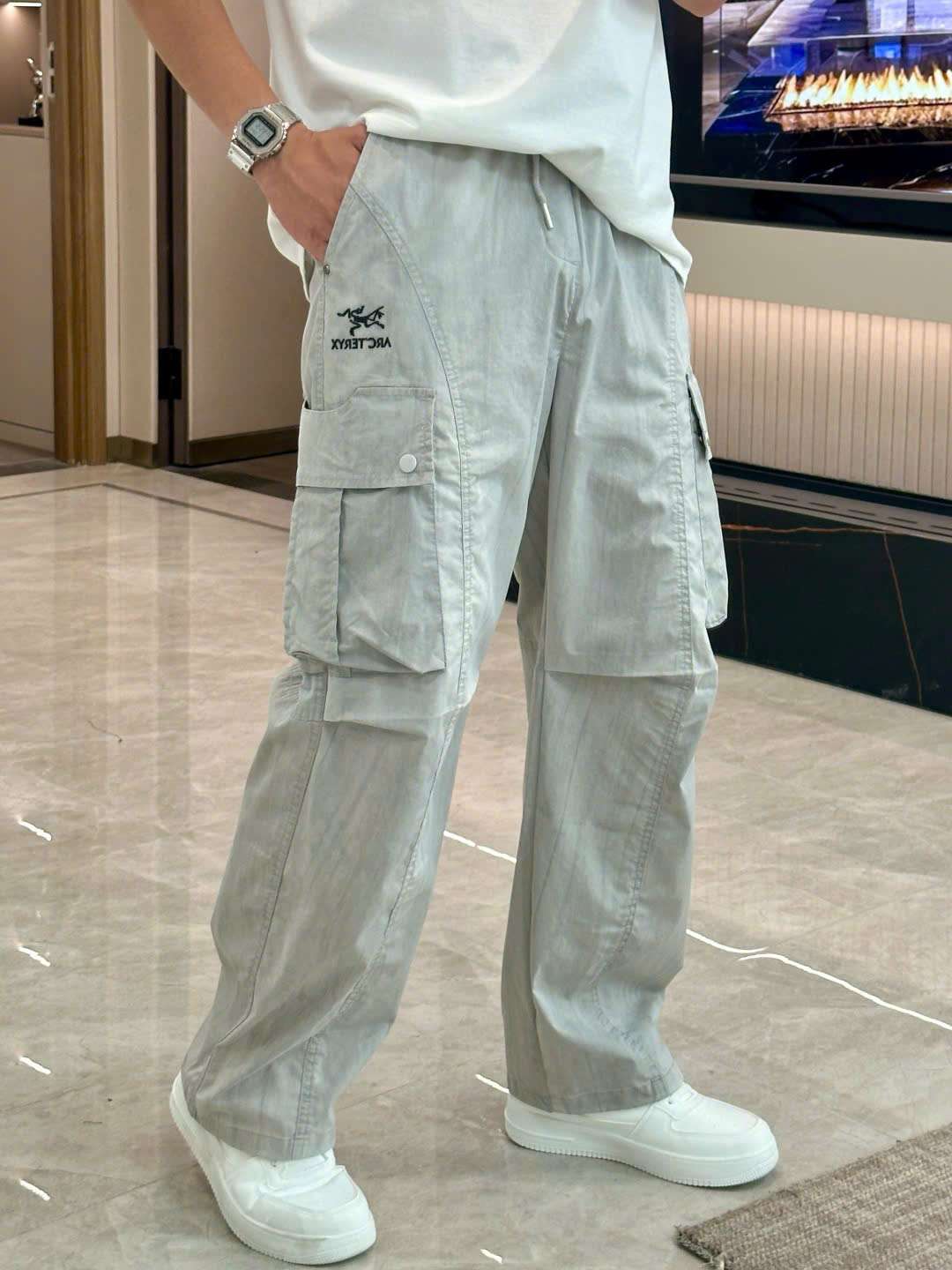 아크테릭스 자수 로고 남성 하의