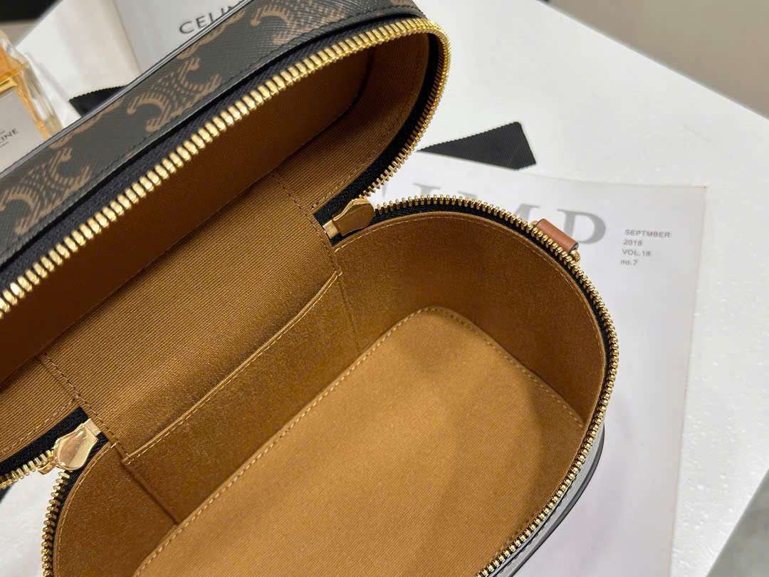 셀린느 베니티 트리오페 캔버스 앤 카프스킨 여성 가방