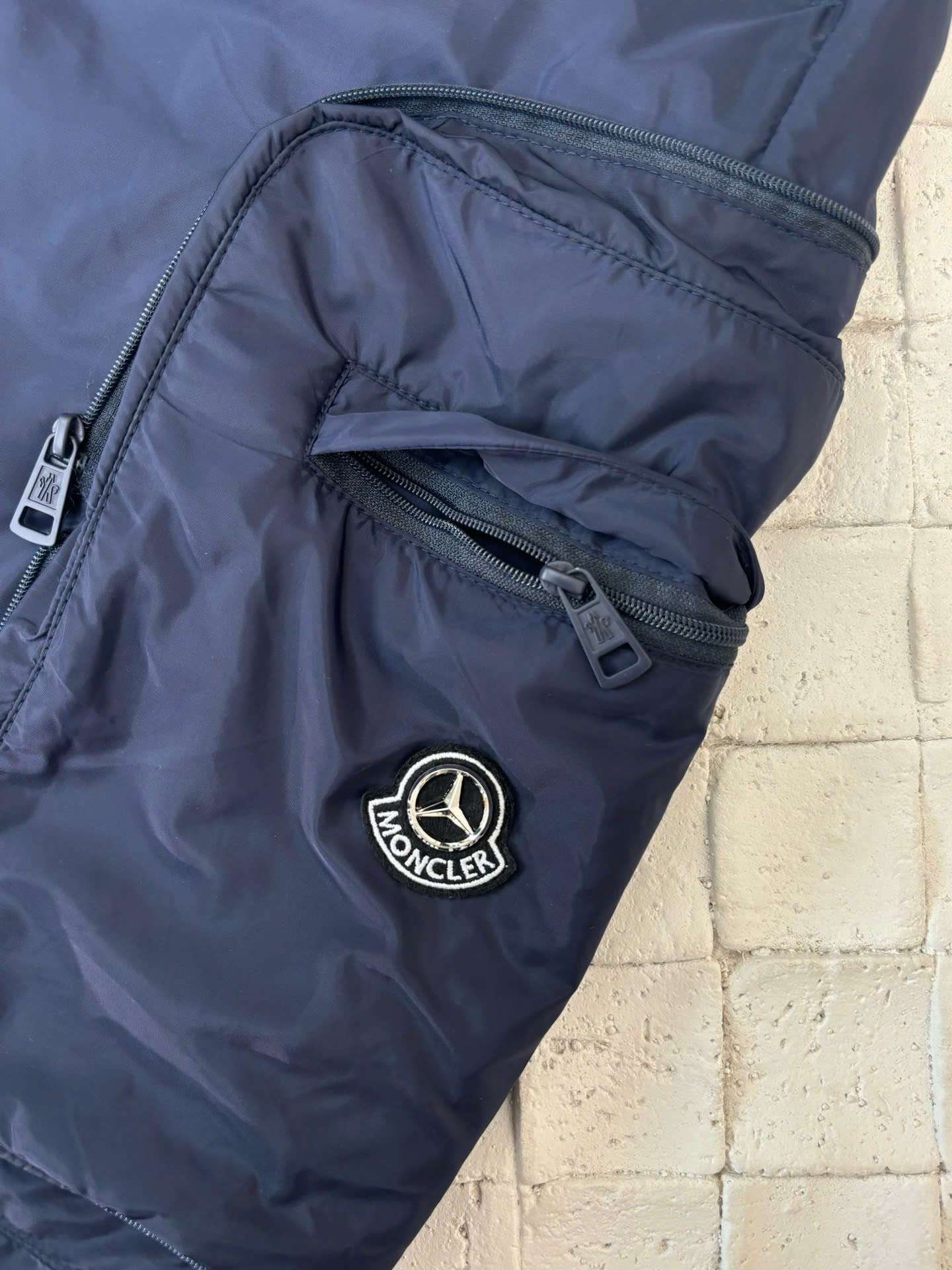 몽클레르 자수 로고 남성 반바지