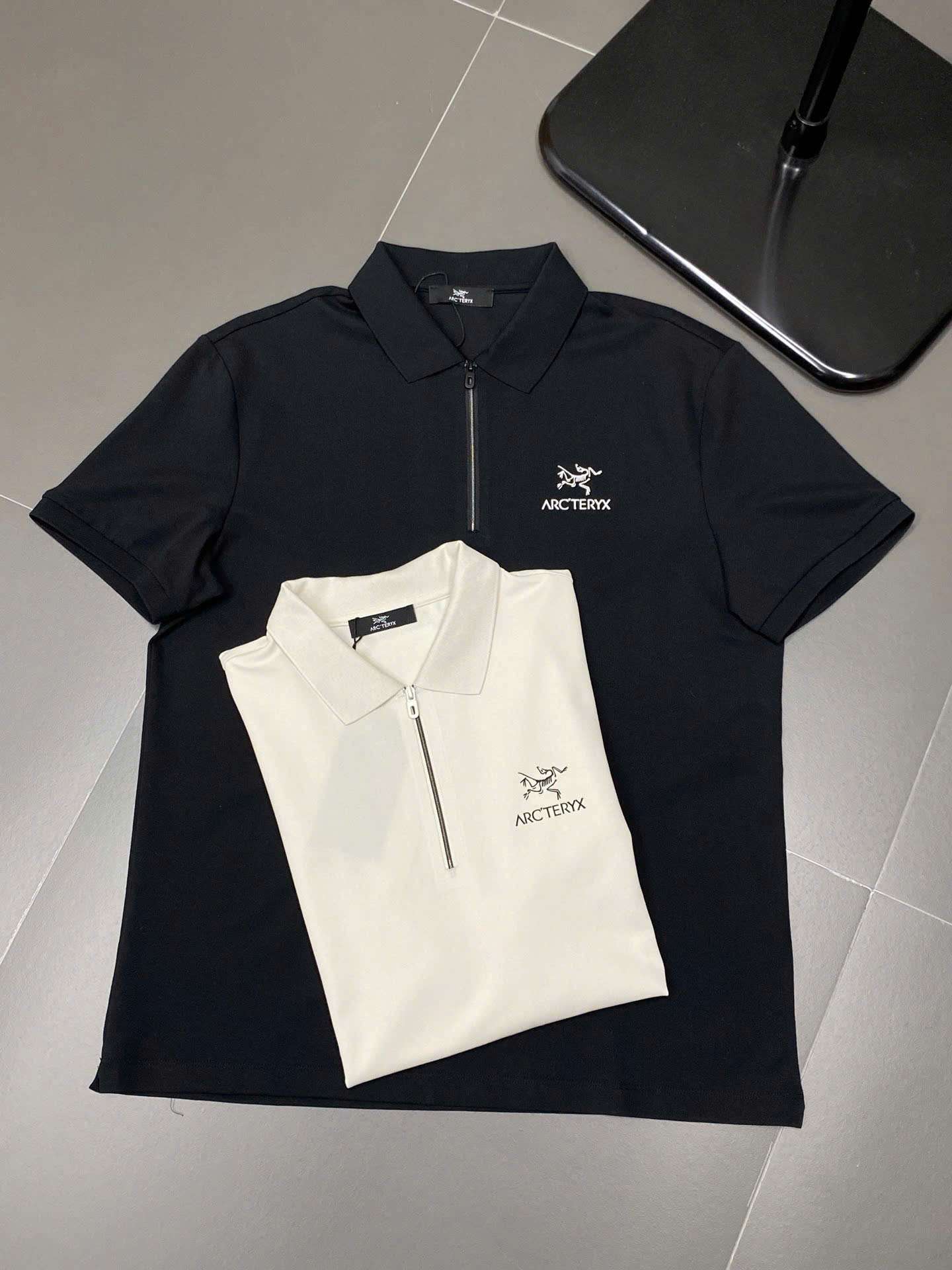 아크테릭스 하프 지퍼 남성 반팔티