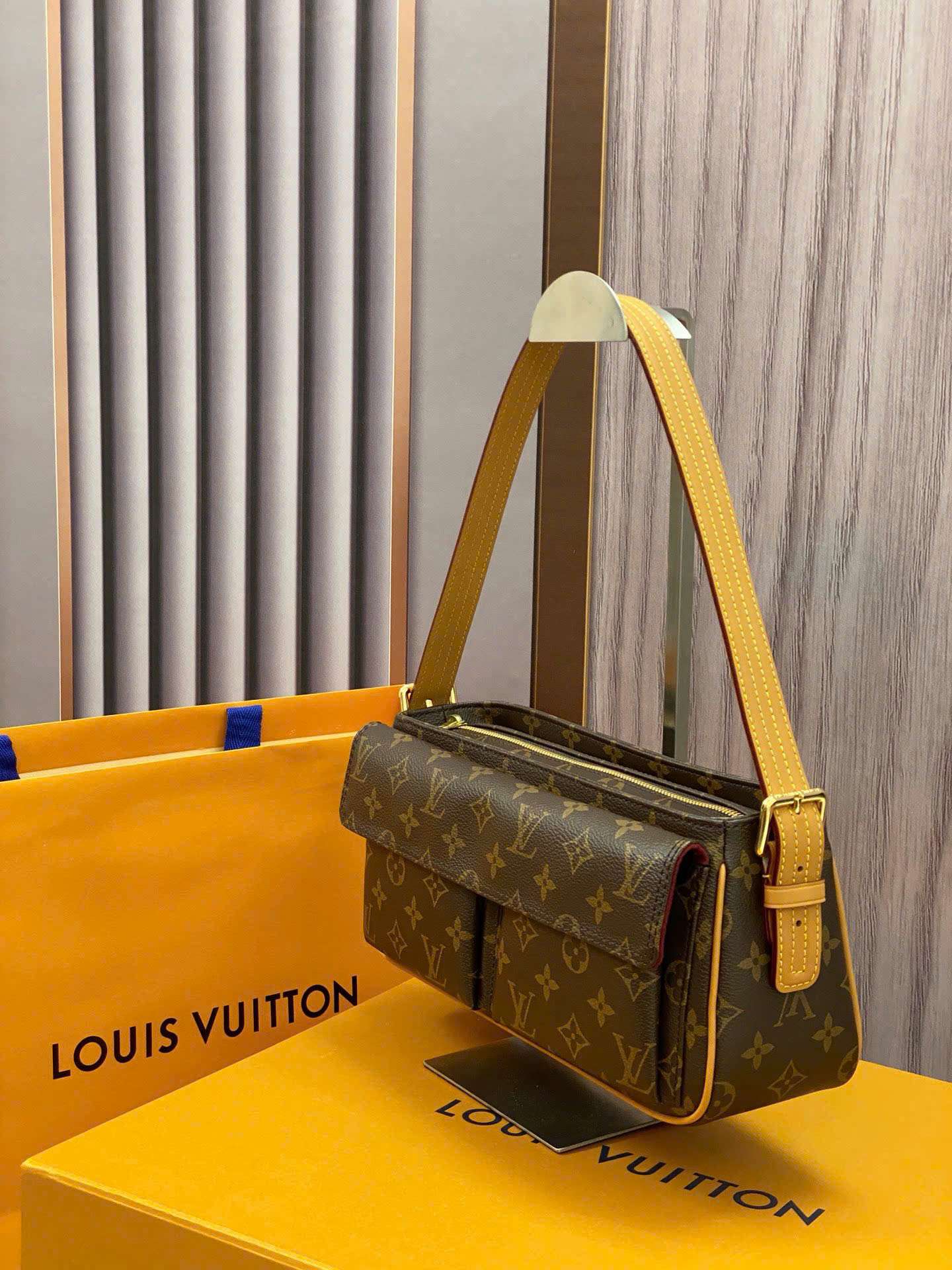 루이비통 Monogram Viva-Cité 여성 숄더백