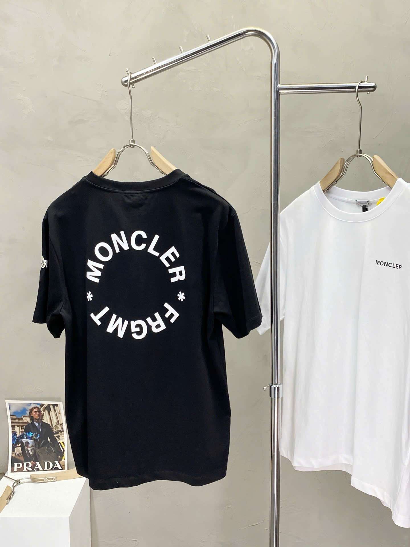 몽클레르 앞뒤 로고 남성 반팔티