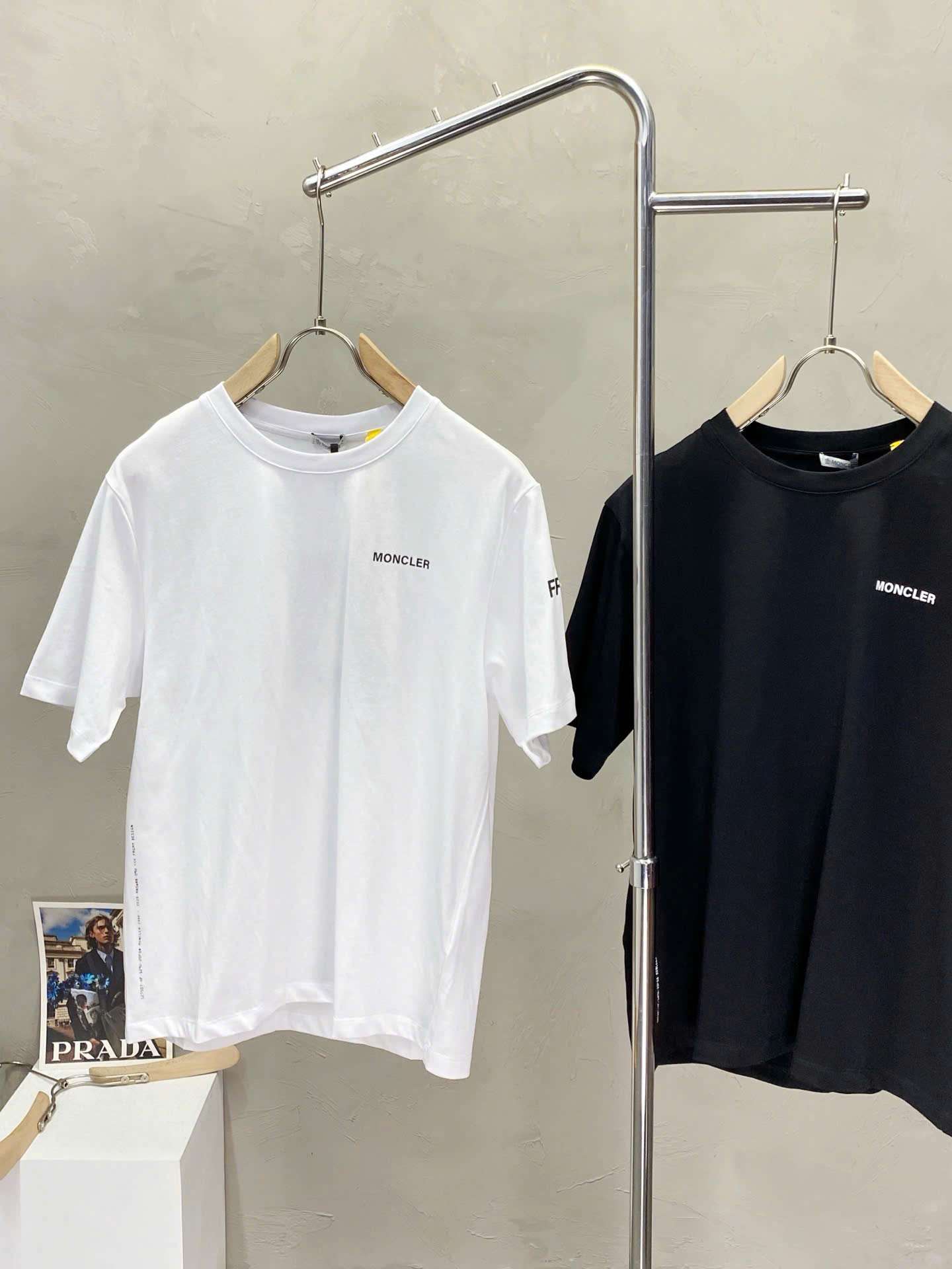 몽클레르 앞뒤 로고 남성 반팔티