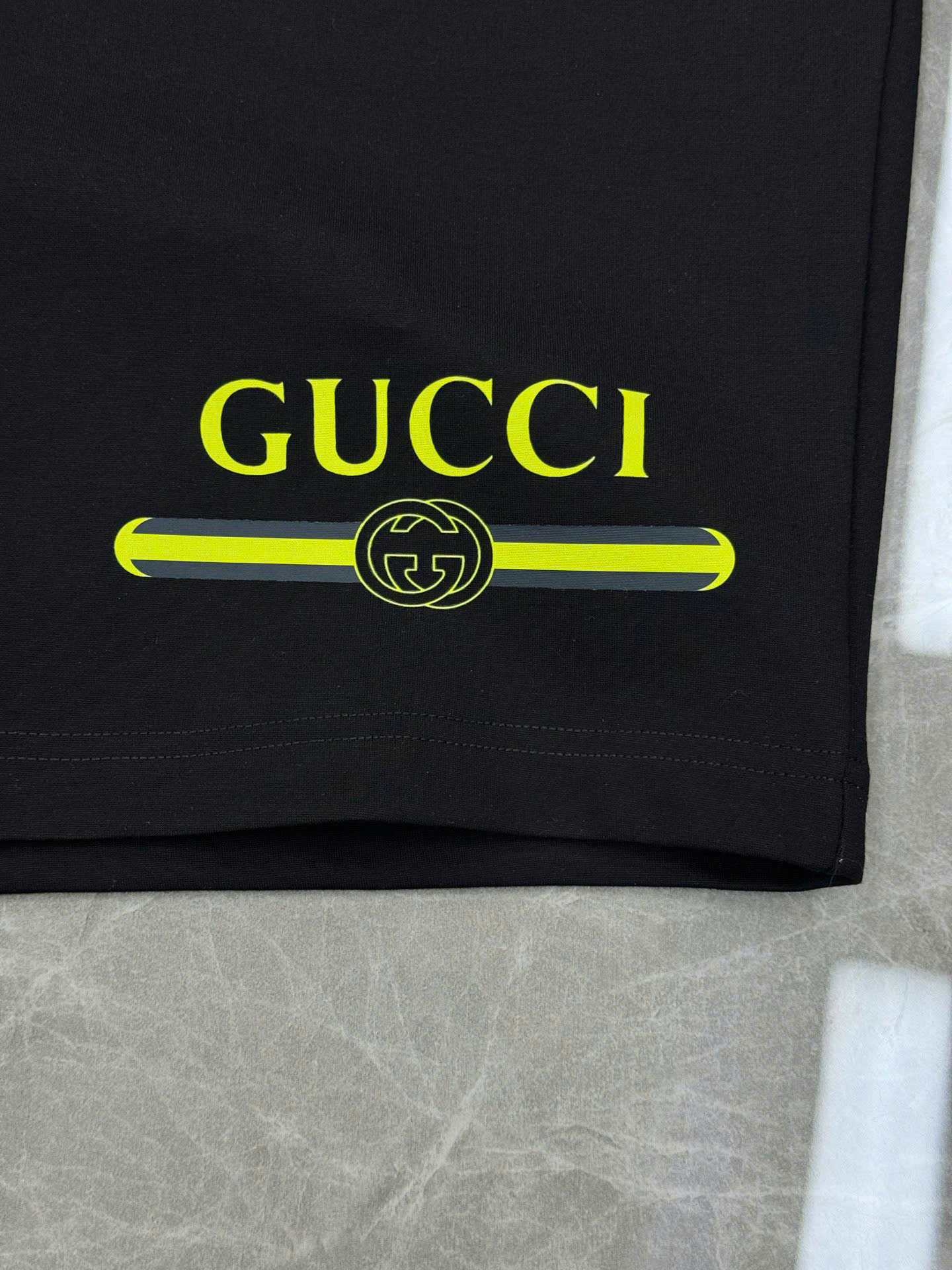 구찌 클래식 로고 남성 반바지