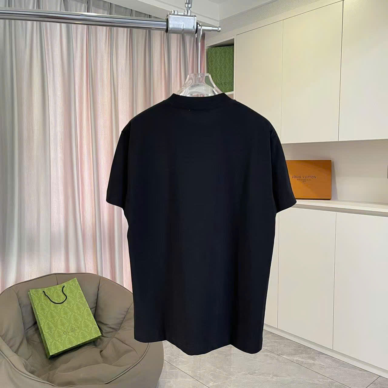 프라다 자수 로고 남성 반팔티