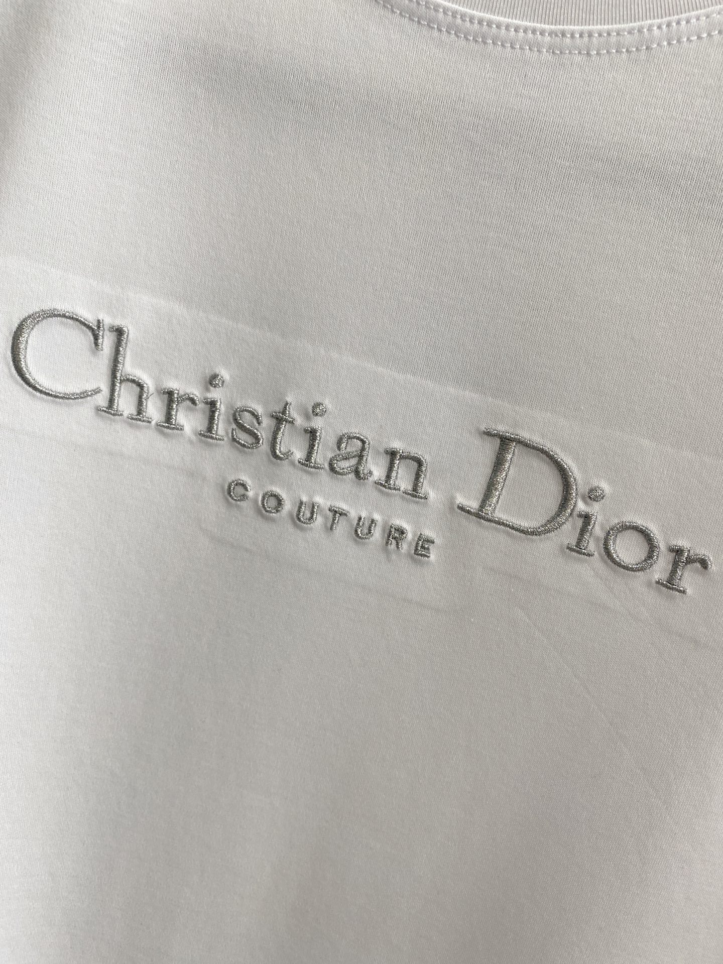 디올 DIOR 로고 남여공용 반팔티 (2컬러)