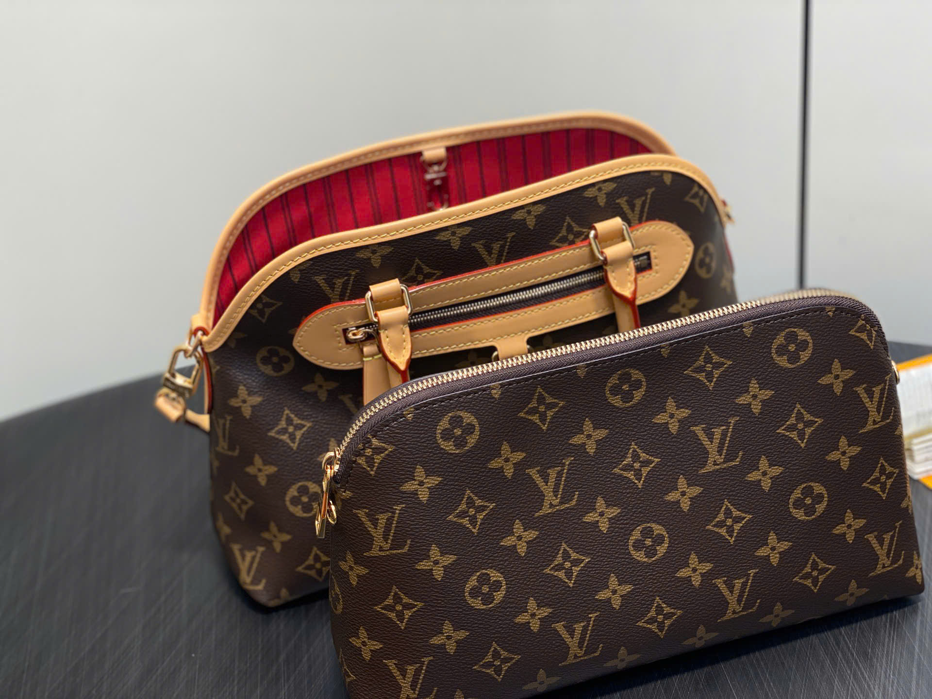 루이비통 Ever More PM Monogram Canvas 여성 가방