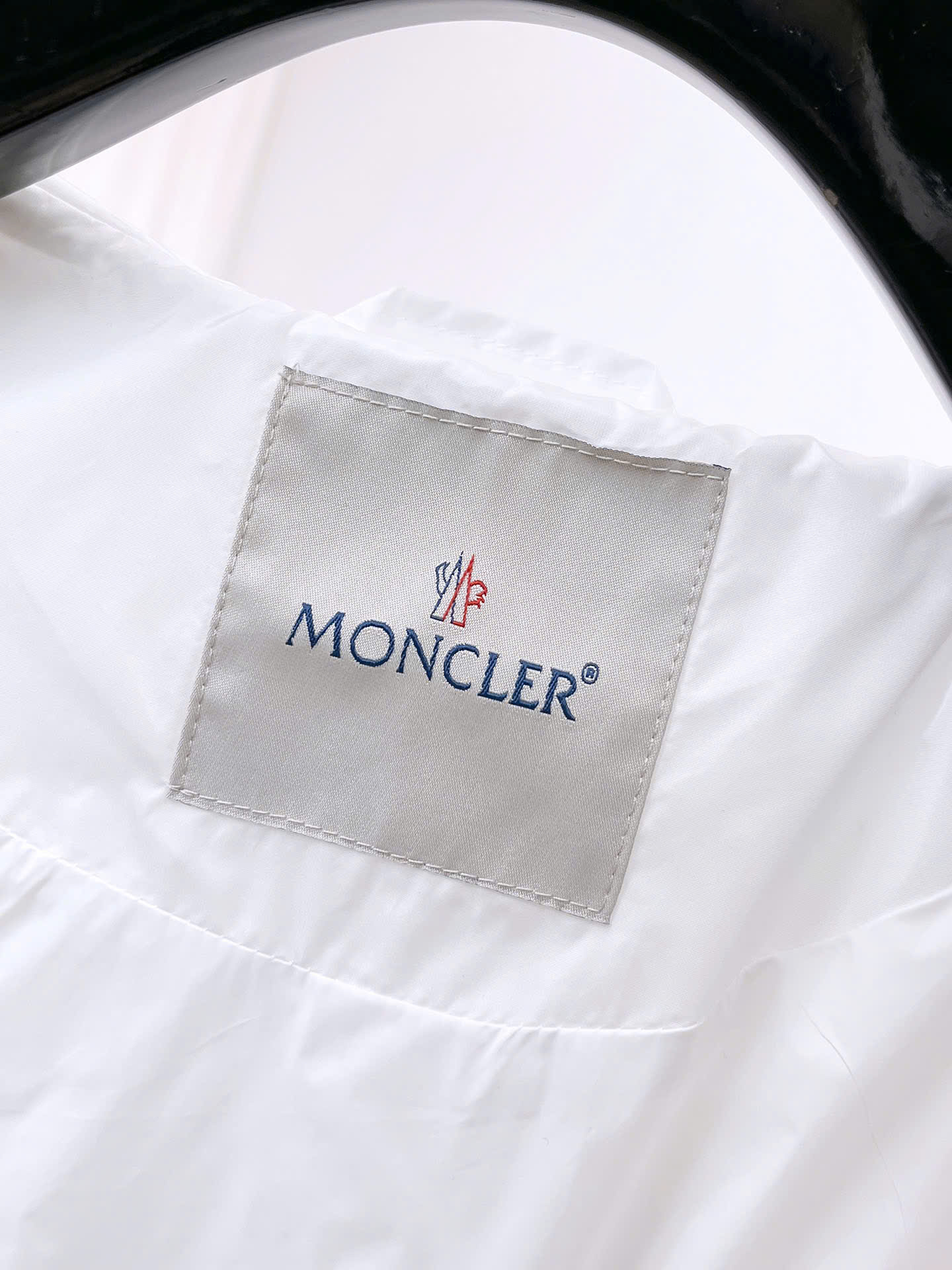 몽클레르 자수 로고 남성 자켓 (2컬러)