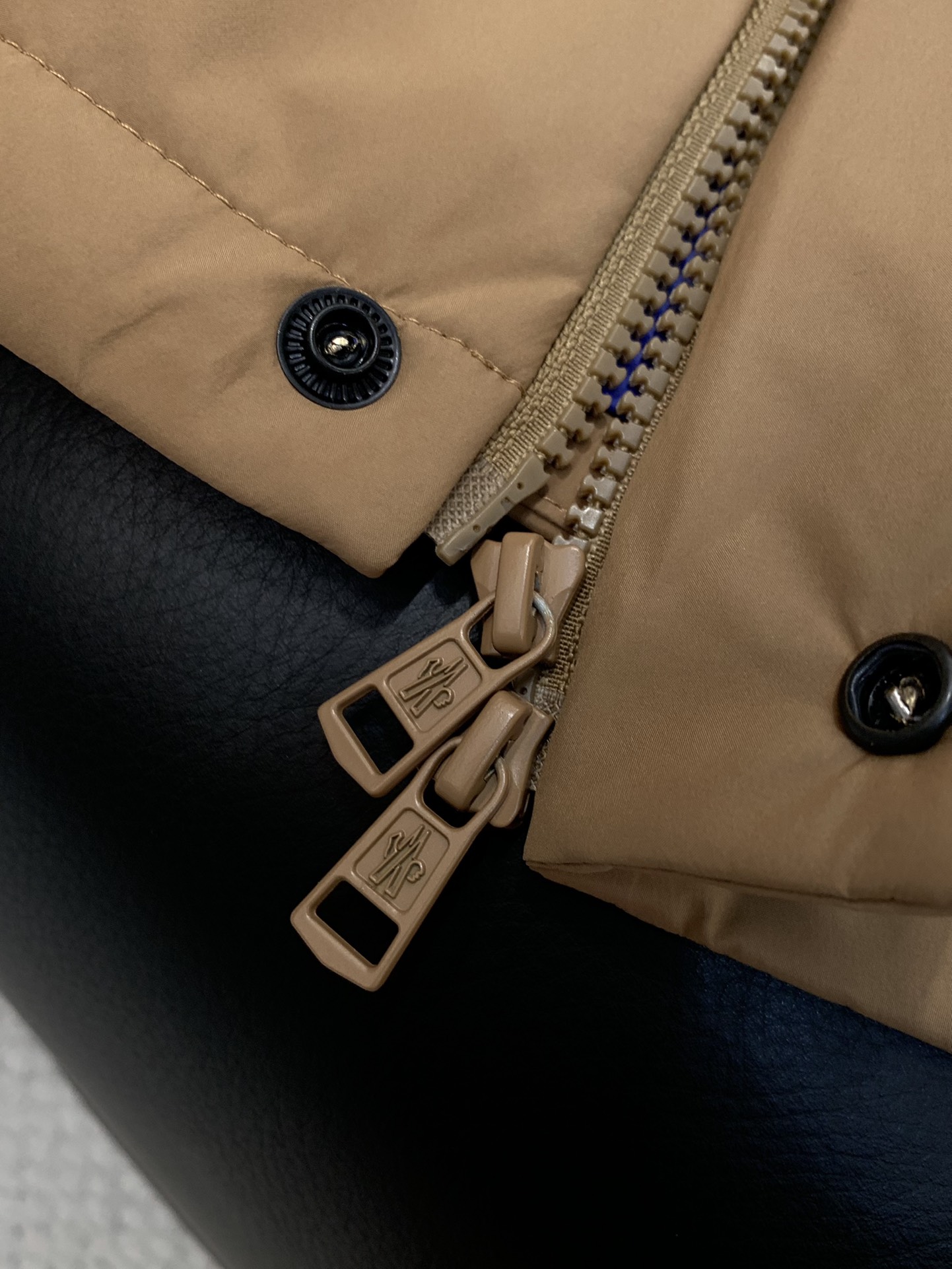 몽클레르 자수 로고 남성 자켓 (2컬러)