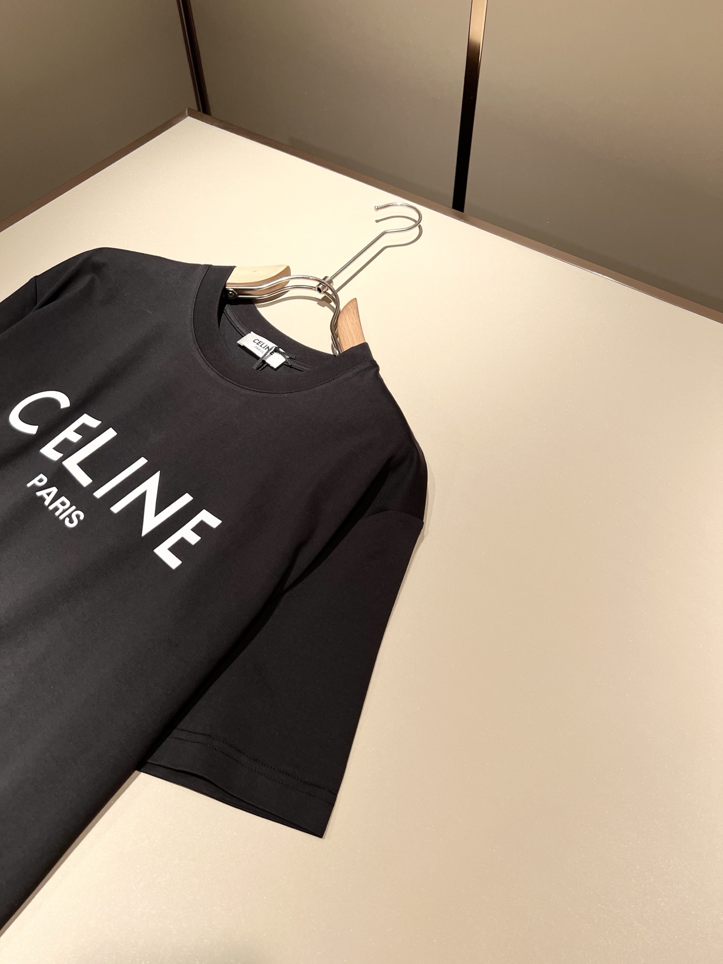 셀린느 클래식 로고 남성 반팔티
