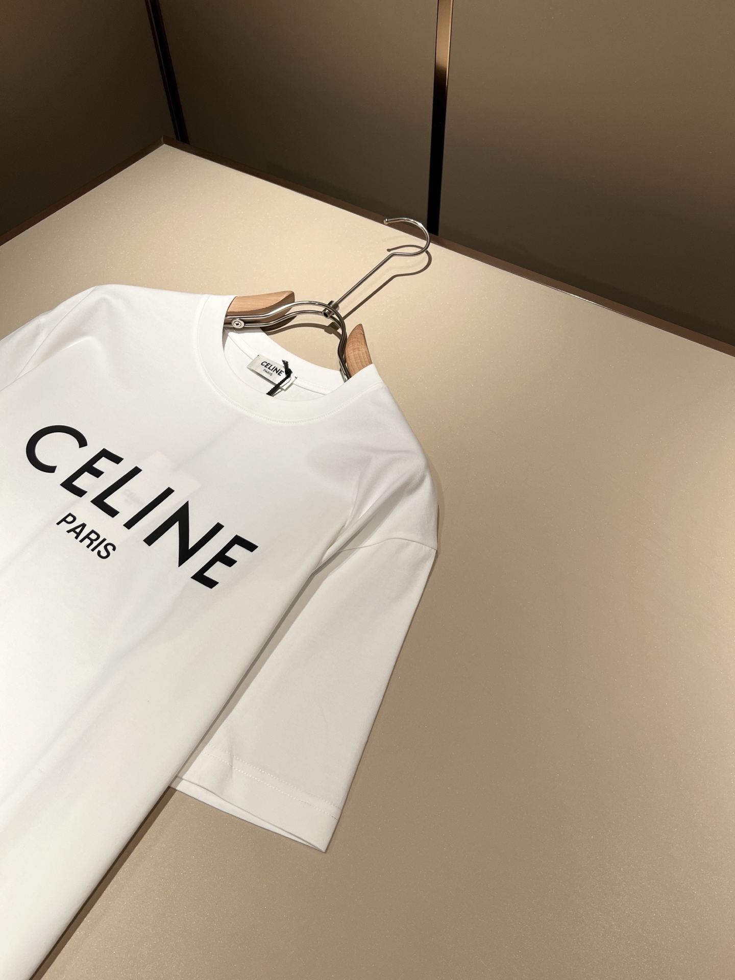 셀린느 클래식 로고 남성 반팔티