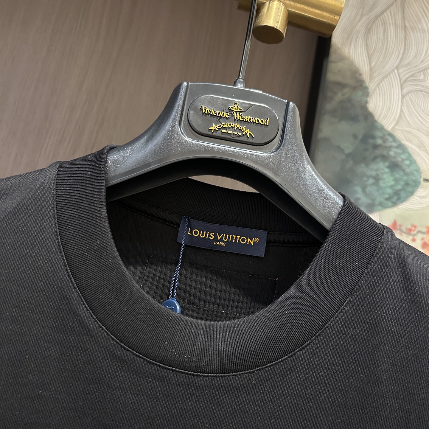 루이비통 클래식 로고 남성 반팔티(2컬러)